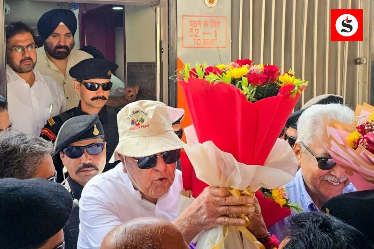 J&K News: नवभारत की, नई वंदे भारत पर श्रीमान फारूक अब्दुल्ला की वैष्णो देवी दर्शन की अनुभूति"